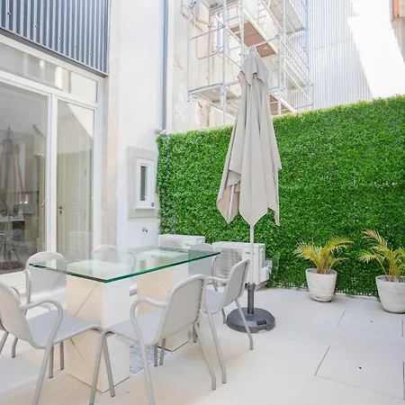 Liiiving In | Secret Terrace Apartment