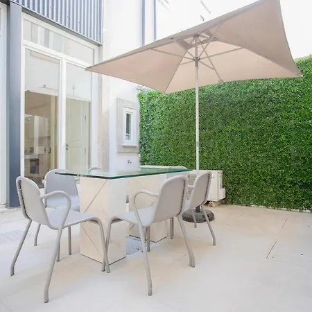Liiiving In | Secret Terrace Apartment *