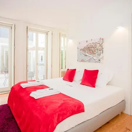 Liiiving In | Secret Terrace ポルト